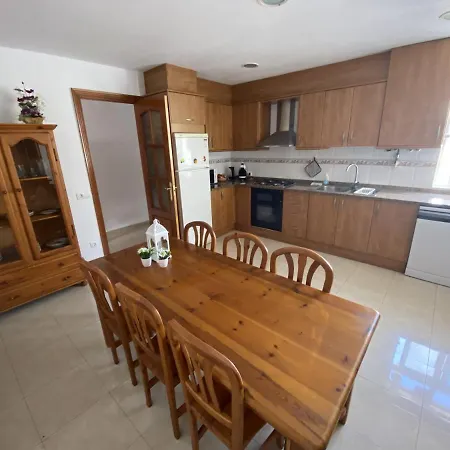 Spacious, Sunny In Close To The Center And The Beach Apartment *